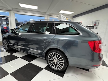 Used Skoda Superb 2015 for sale - 77564179: Photo