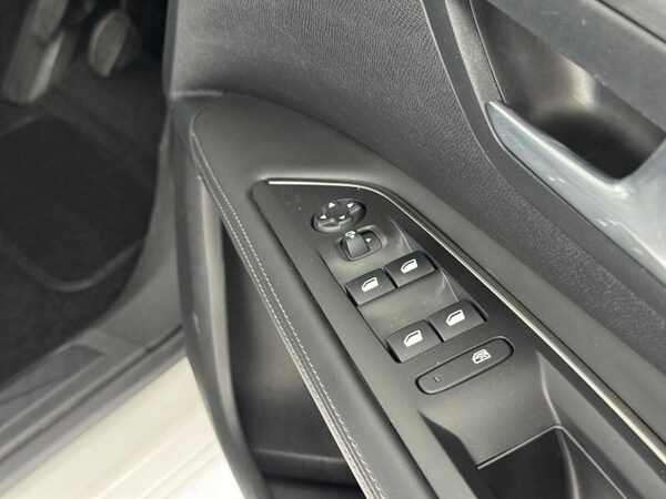Used Peugeot 3008 2018 for sale - 76174124: Photo 14