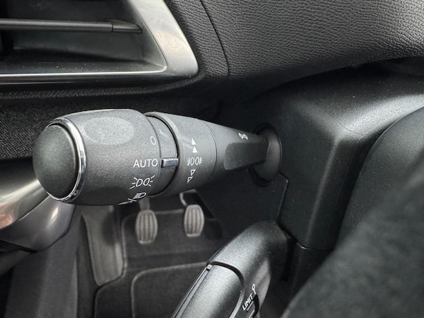 Used Peugeot 3008 2018 for sale - 76174124: Photo 32