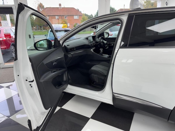 Used Peugeot 3008 2018 for sale - 76174124: Photo 44