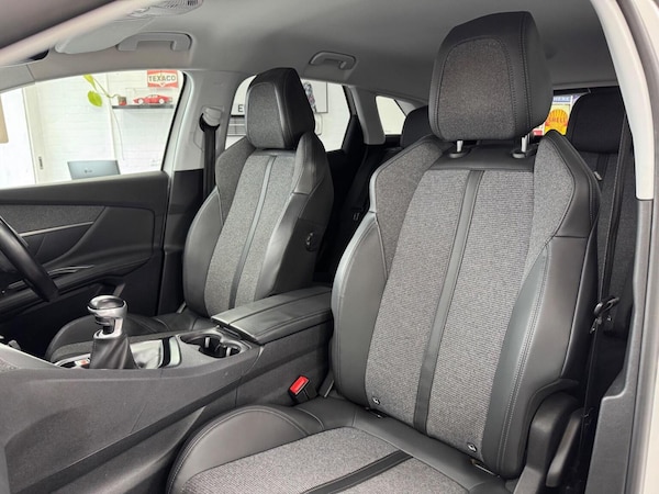 Used Peugeot 3008 2018 for sale - 76174124: Photo 46
