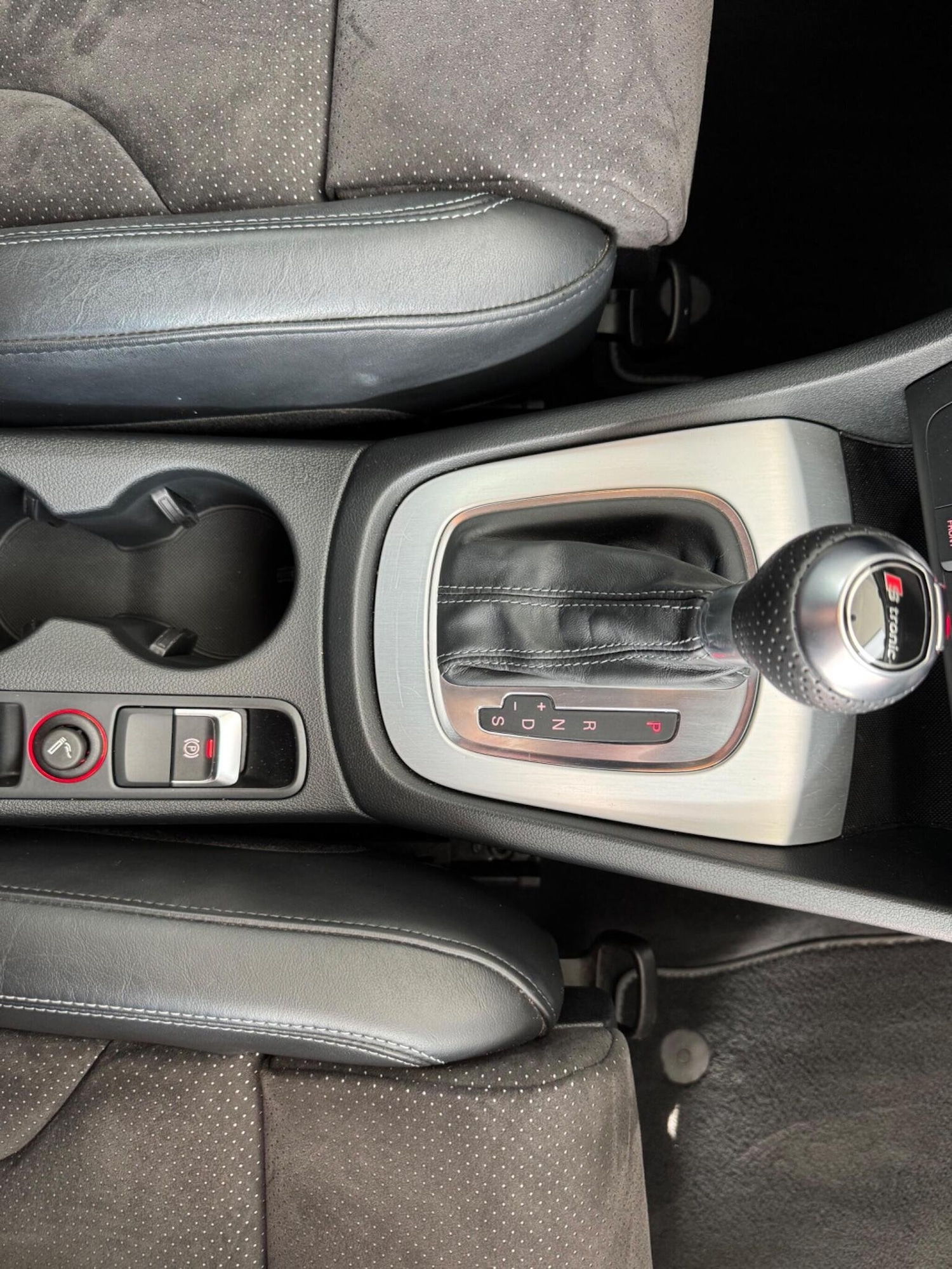 Used Audi Q3 2014 for sale - 76369277: Photo 10