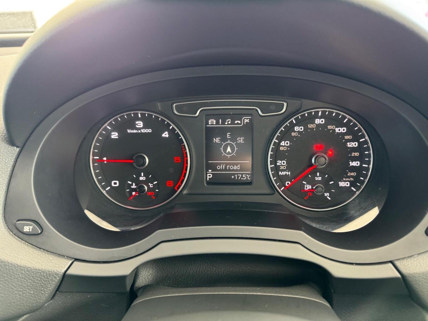 Used Audi Q3 2014 for sale - 76369277: Photo 35