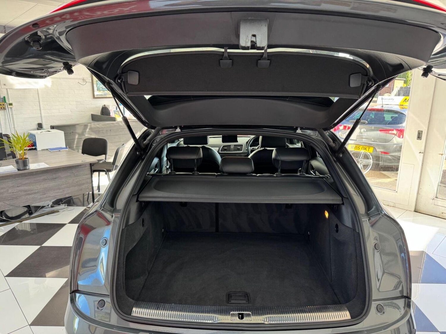 Used Audi Q3 2014 for sale - 76369277: Photo 37