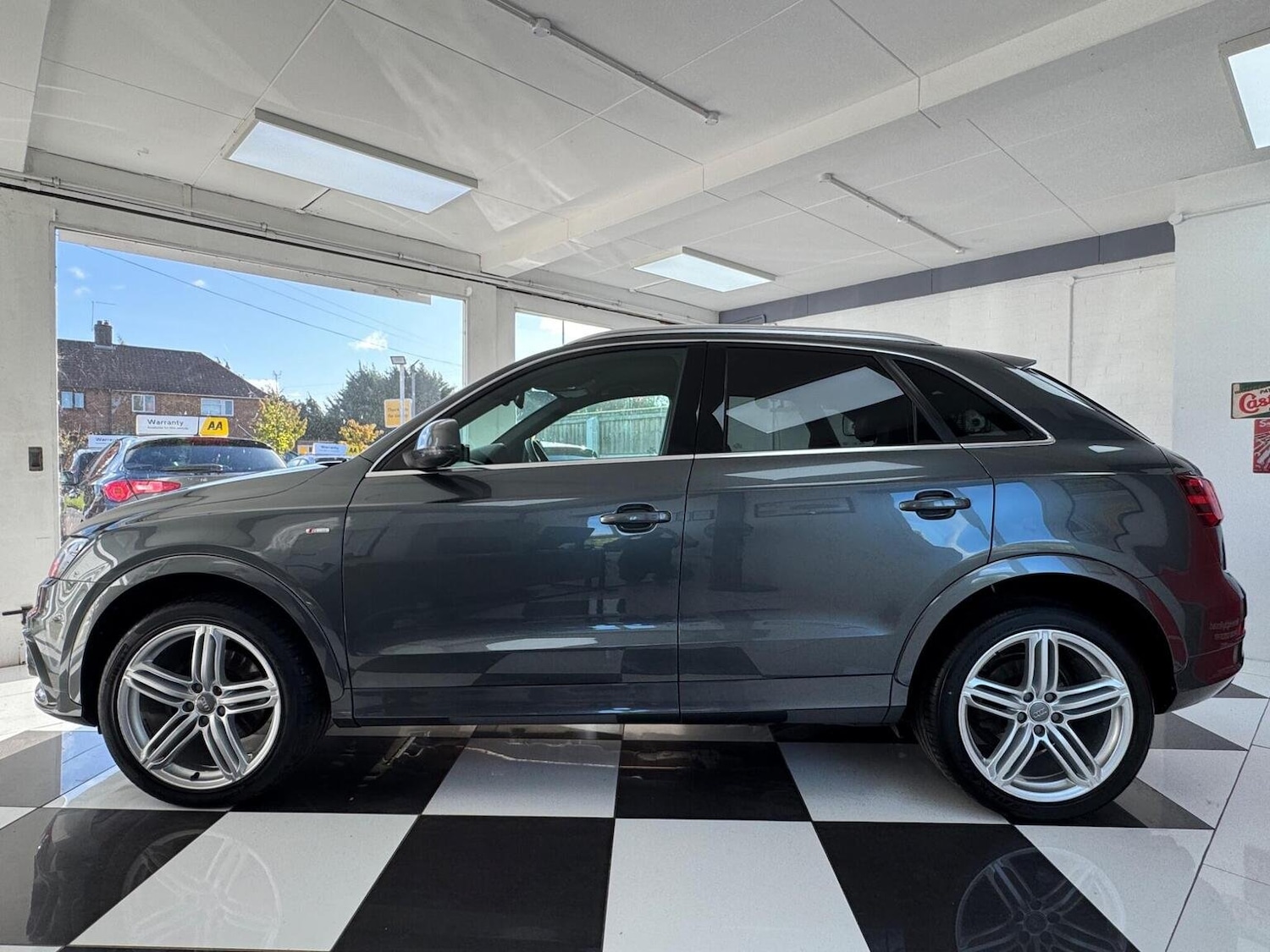 Used Audi Q3 2014 for sale - 76369277: Photo 5