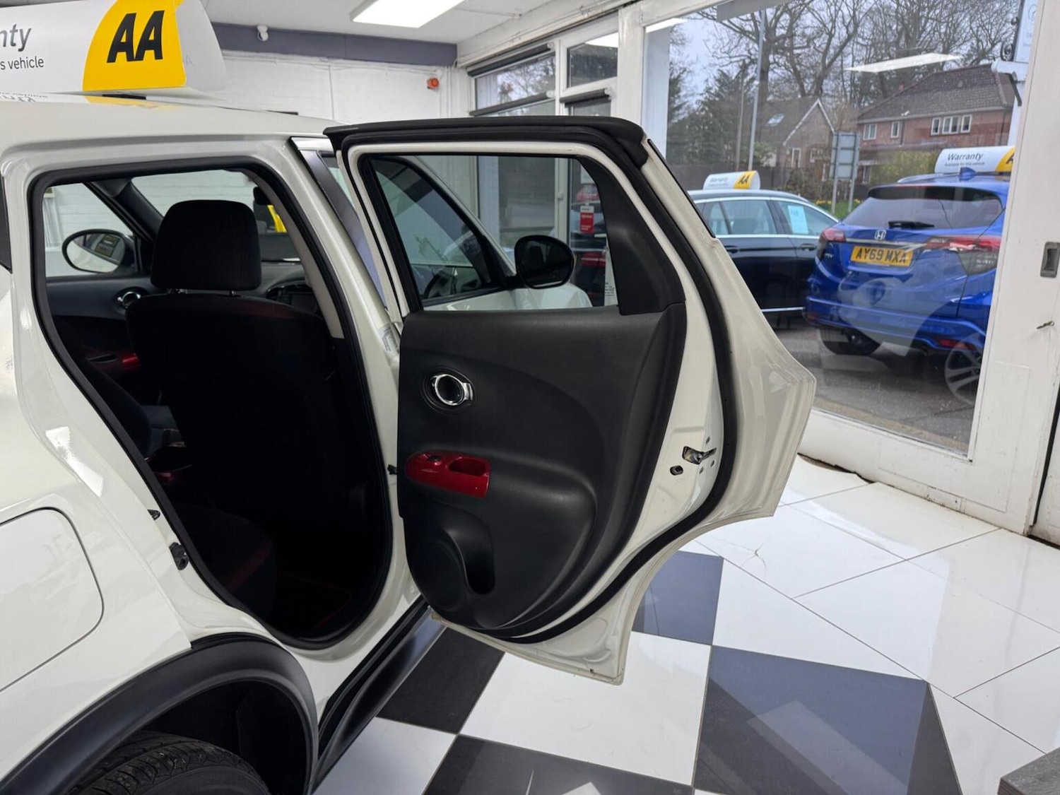 Used Nissan Juke 2012 for sale - 77807116: Photo 30