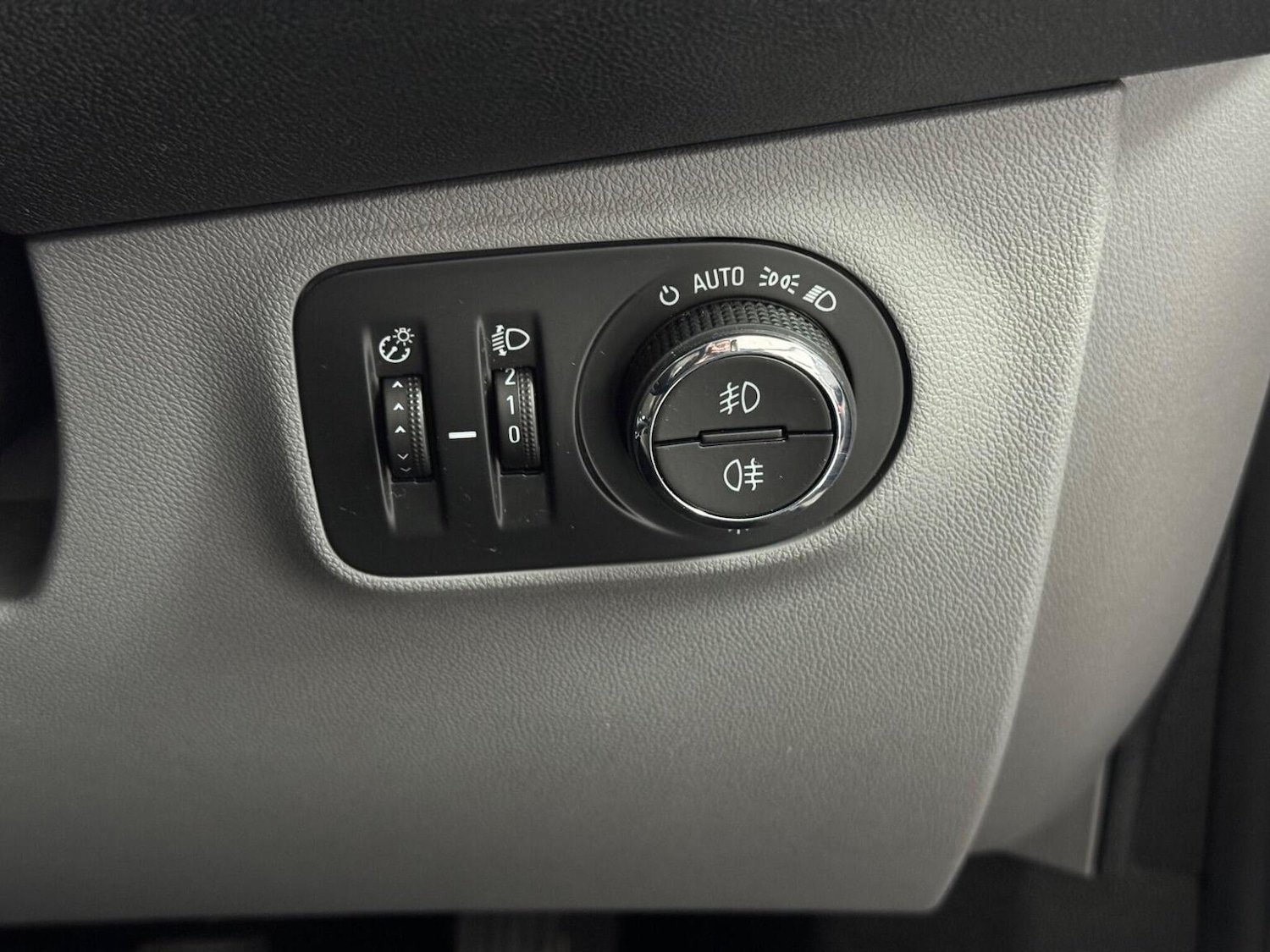 Used Vauxhall Corsa 2015 for sale - 77385190: Photo 22