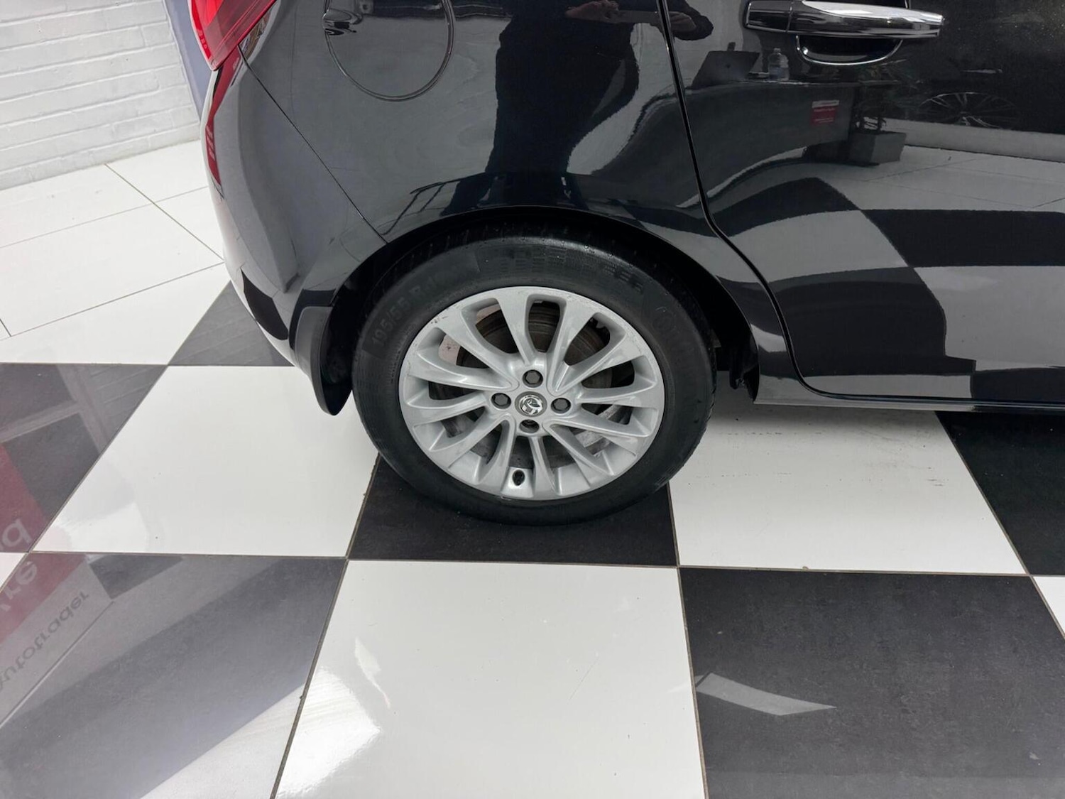 Used Vauxhall Corsa 2015 for sale - 77385190: Photo 28