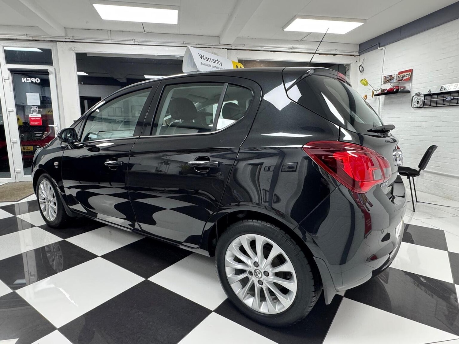 Used Vauxhall Corsa 2015 for sale - 77385190: Photo 4