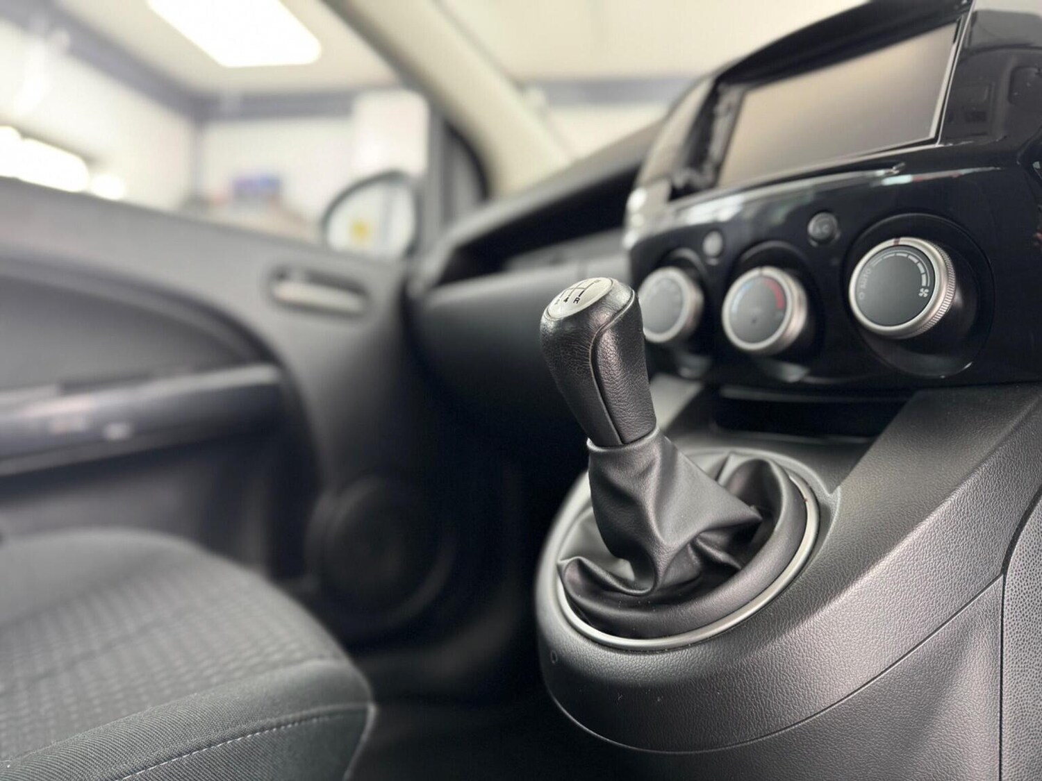 Used Mazda Mazda2 2014 for sale - 77906499: Photo 15