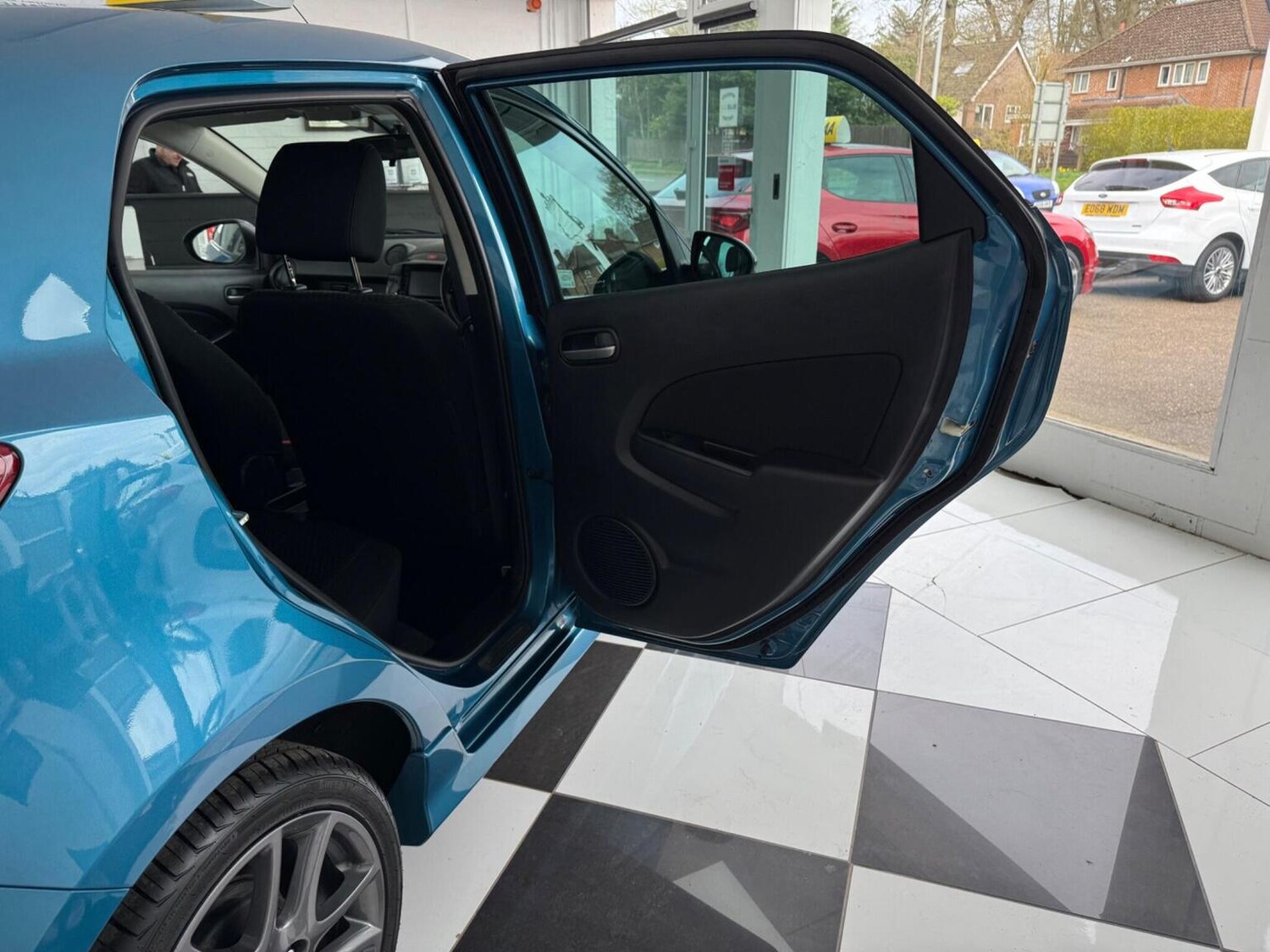 Used Mazda Mazda2 2014 for sale - 77906499: Photo 28