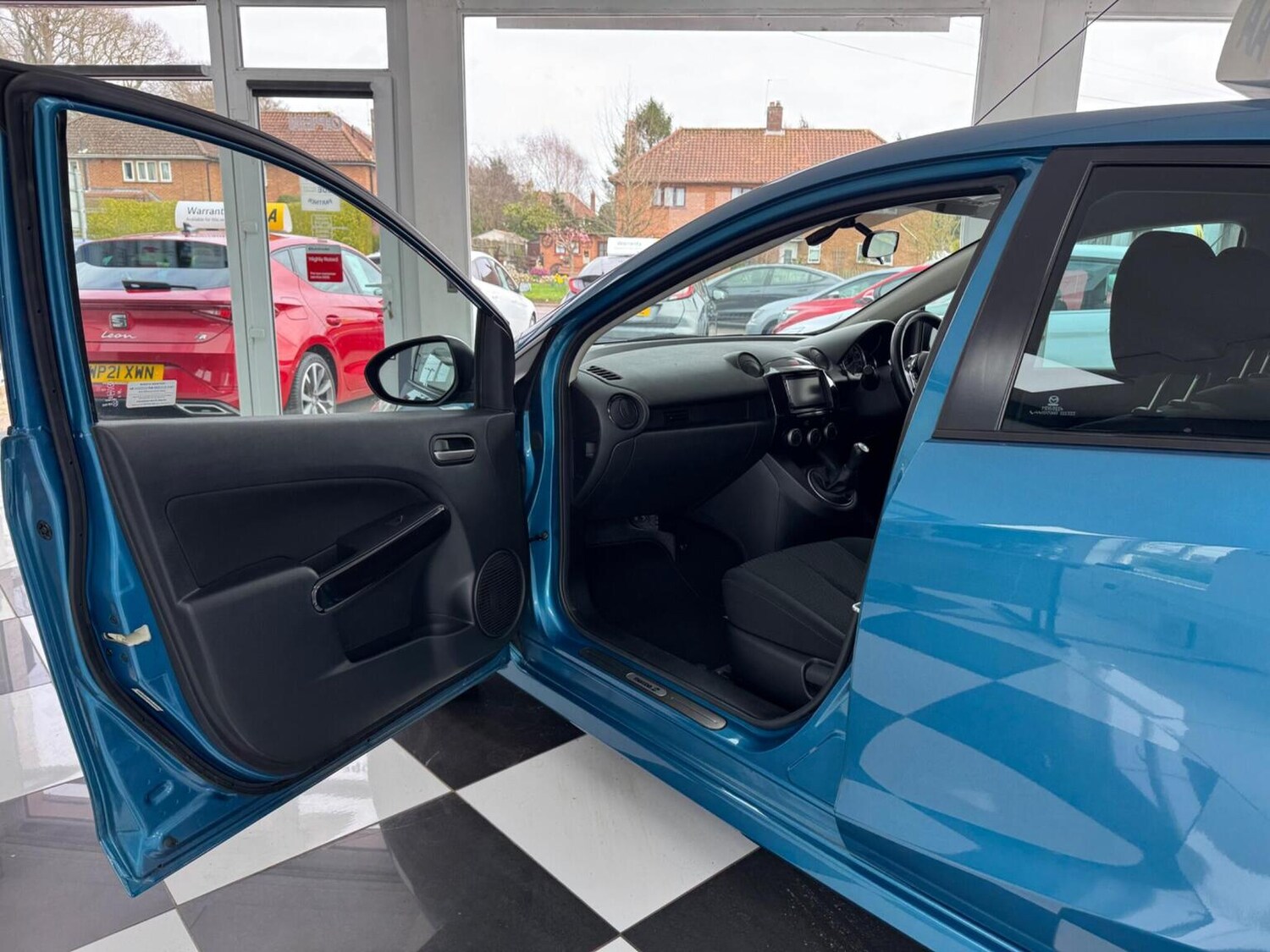 Used Mazda Mazda2 2014 for sale - 77906499: Photo 30