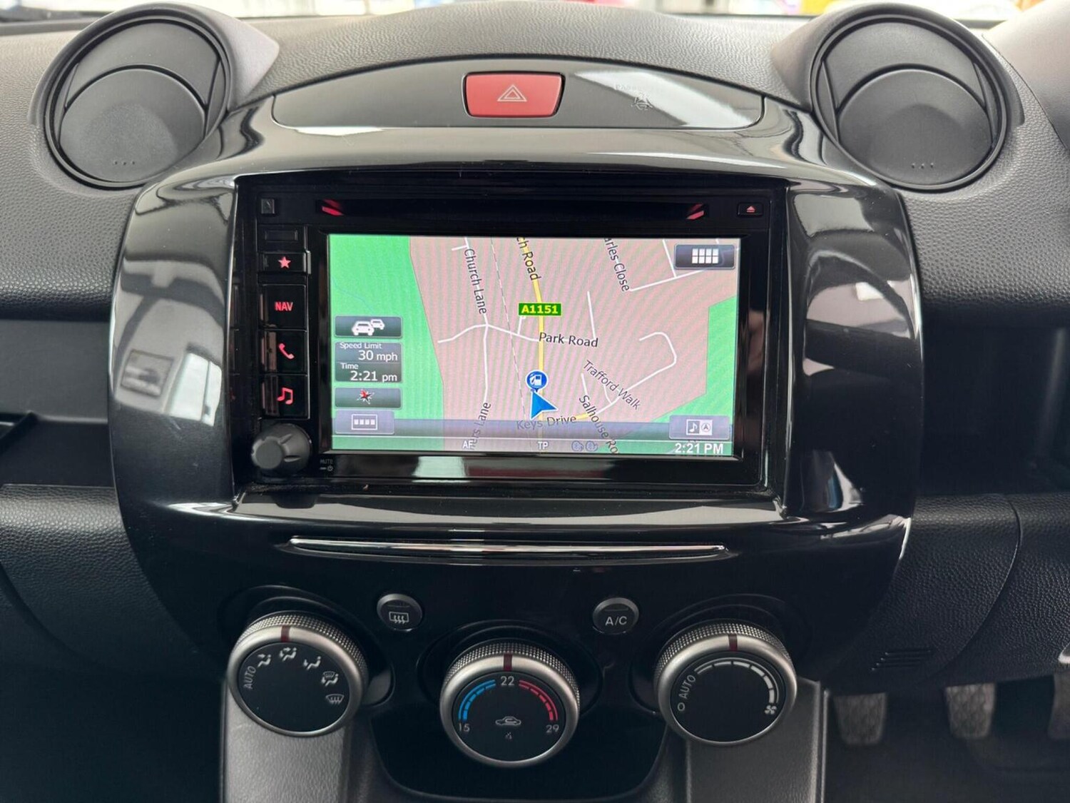 Used Mazda Mazda2 2014 for sale - 77906499: Photo 35