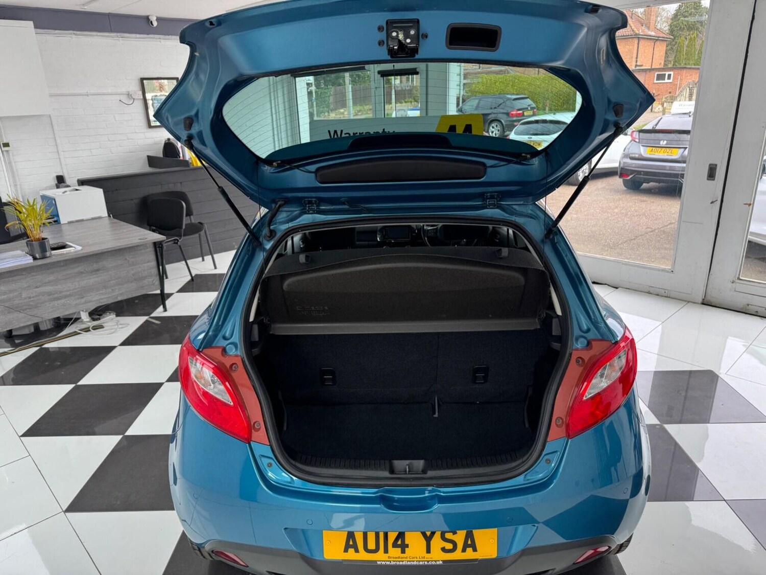 Used Mazda Mazda2 2014 for sale - 77906499: Photo 38