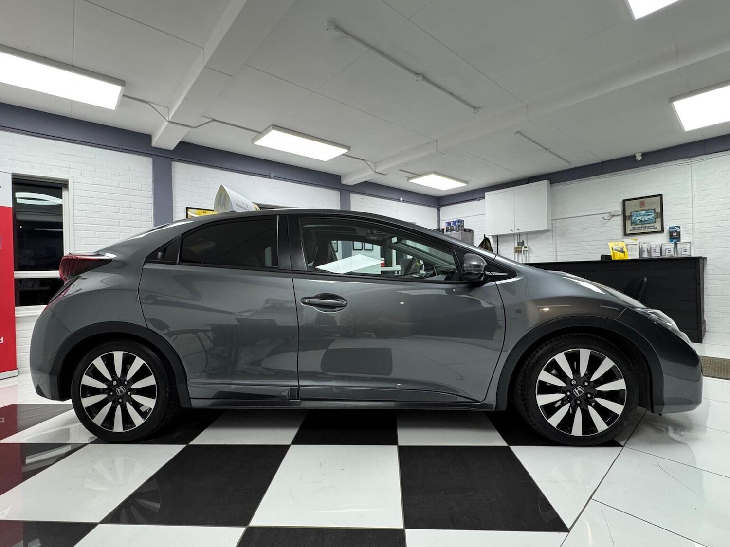 Used Honda Civic 2017 for sale - 77595409: Photo 8