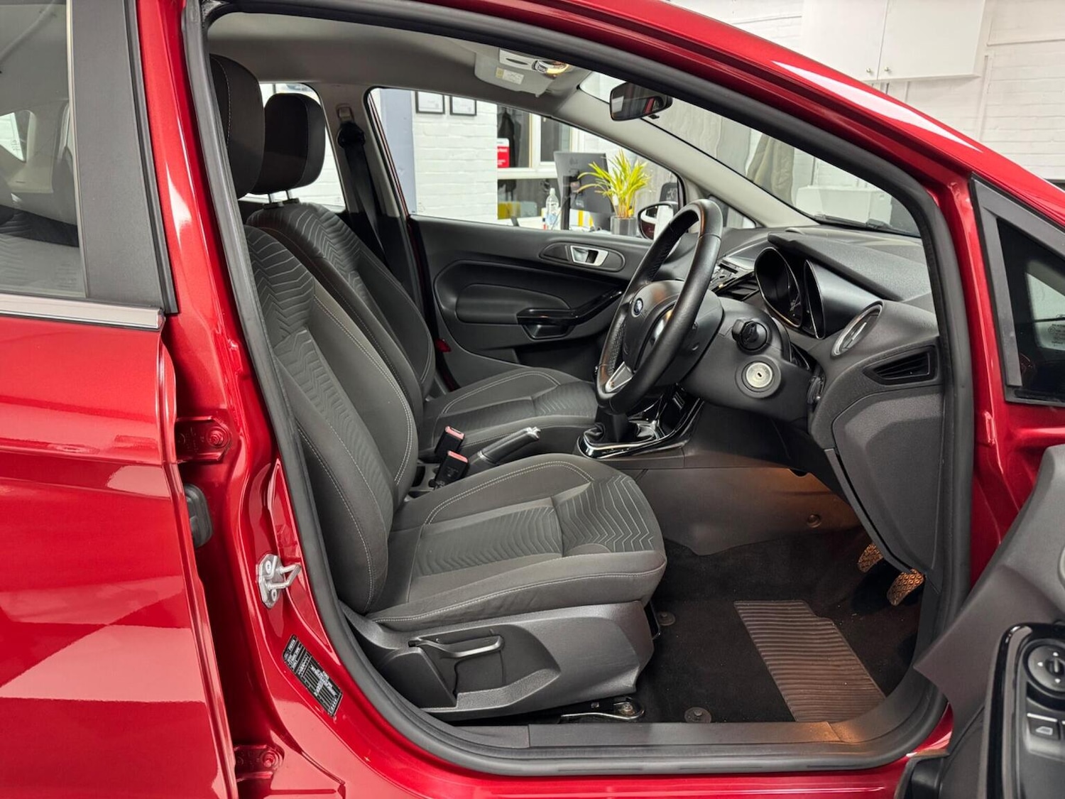 Used Ford Fiesta 2015 for sale - 77240309: Photo 13