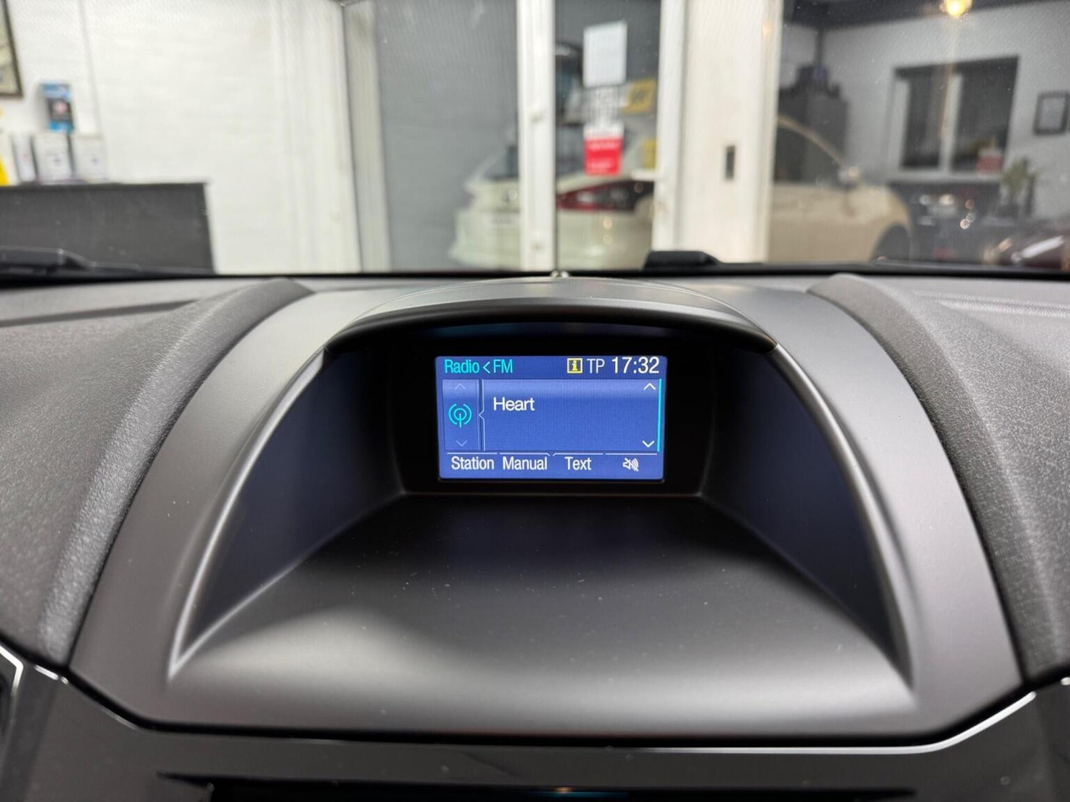 Used Ford Fiesta 2015 for sale - 77240309: Photo 25