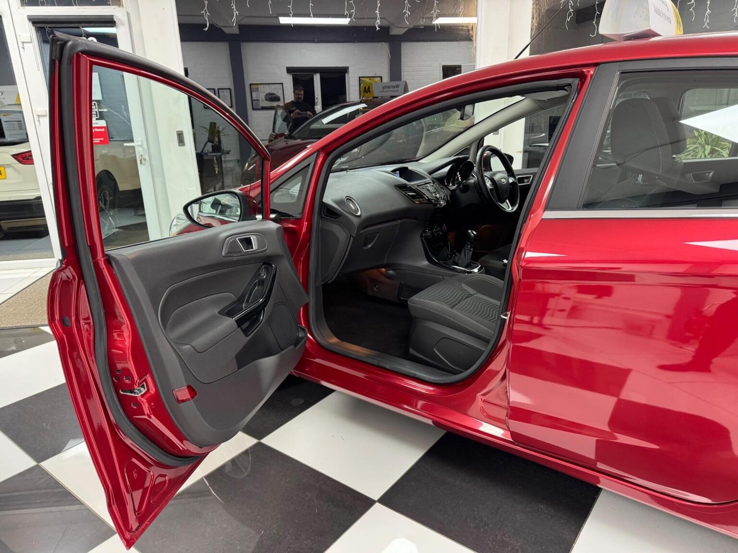 Used Ford Fiesta 2015 for sale - 77240309: Photo 33