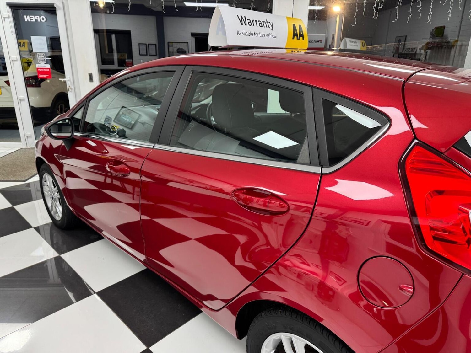 Used Ford Fiesta 2015 for sale - 77240309: Photo 39