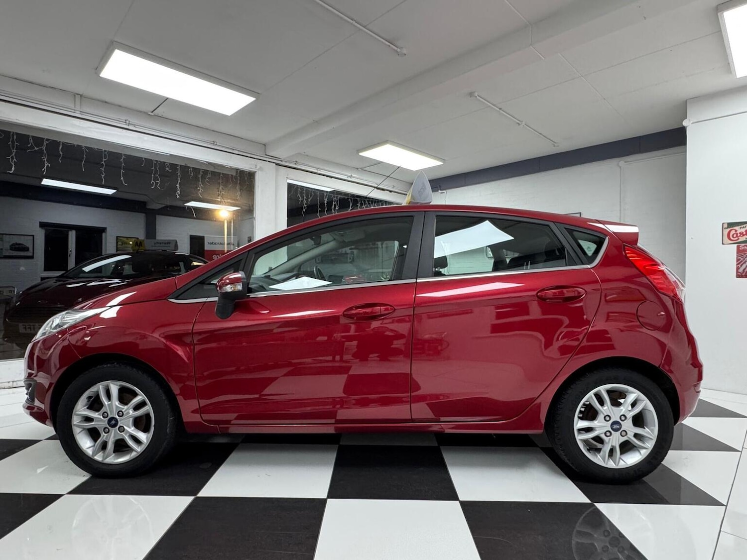 Used Ford Fiesta 2015 for sale - 77240309: Photo 4
