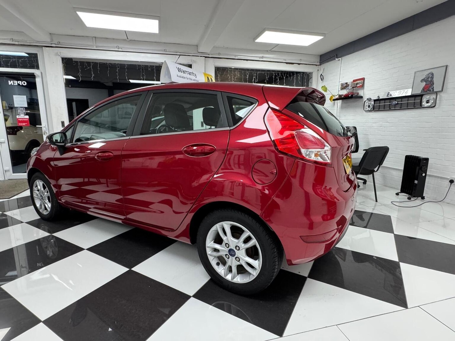 Used Ford Fiesta 2015 for sale - 77240309: Photo 5
