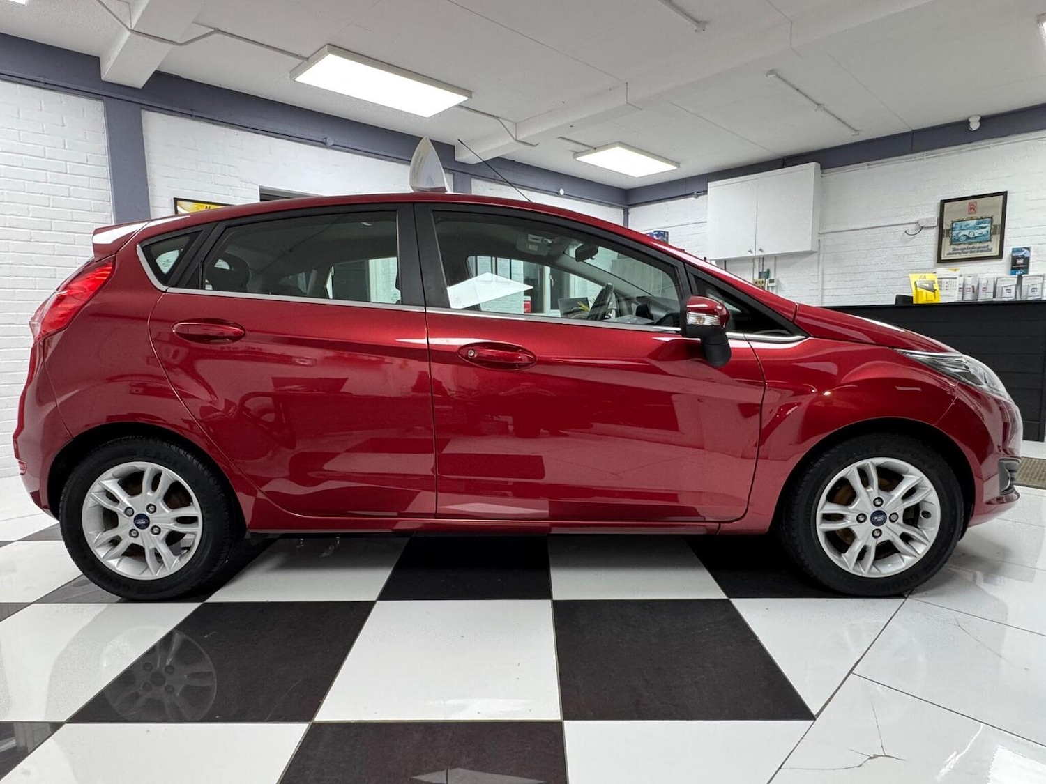 Used Ford Fiesta 2015 for sale - 77240309: Photo 8