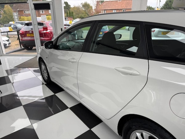 Used Hyundai i30 2014 for sale - 76198290: Photo 12