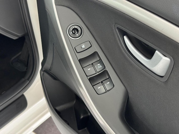 Used Hyundai i30 2014 for sale - 76198290: Photo 19
