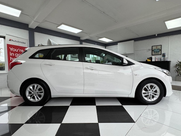 Used Hyundai i30 2014 for sale - 76198290: Photo 2