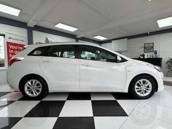 Used Hyundai i30 2014 for sale - 76198290: Photo 2