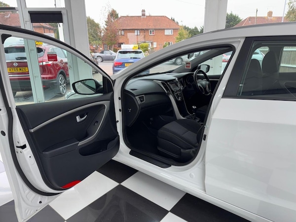 Used Hyundai i30 2014 for sale - 76198290: Photo 43