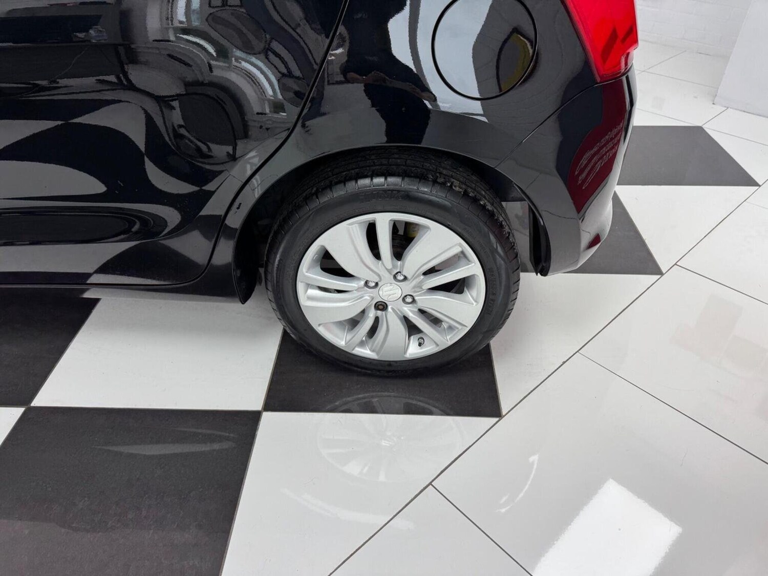 Used Suzuki Swift 2018 for sale - 76134036: Photo 14
