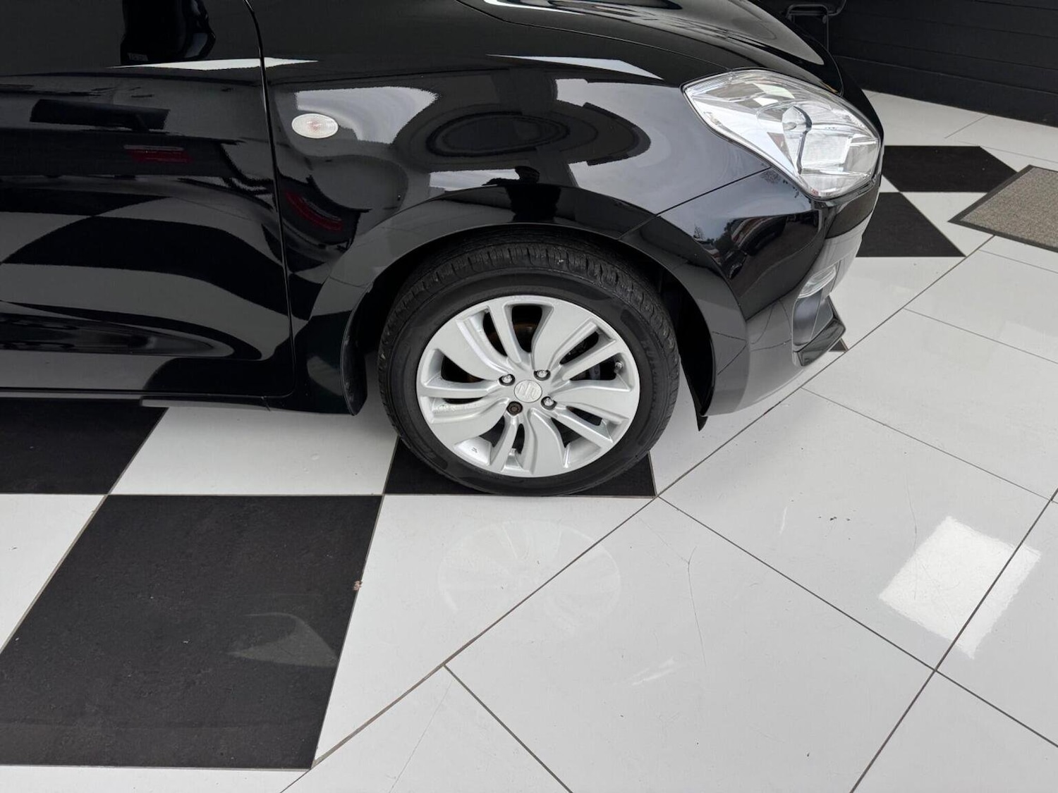 Used Suzuki Swift 2018 for sale - 76134036: Photo 16