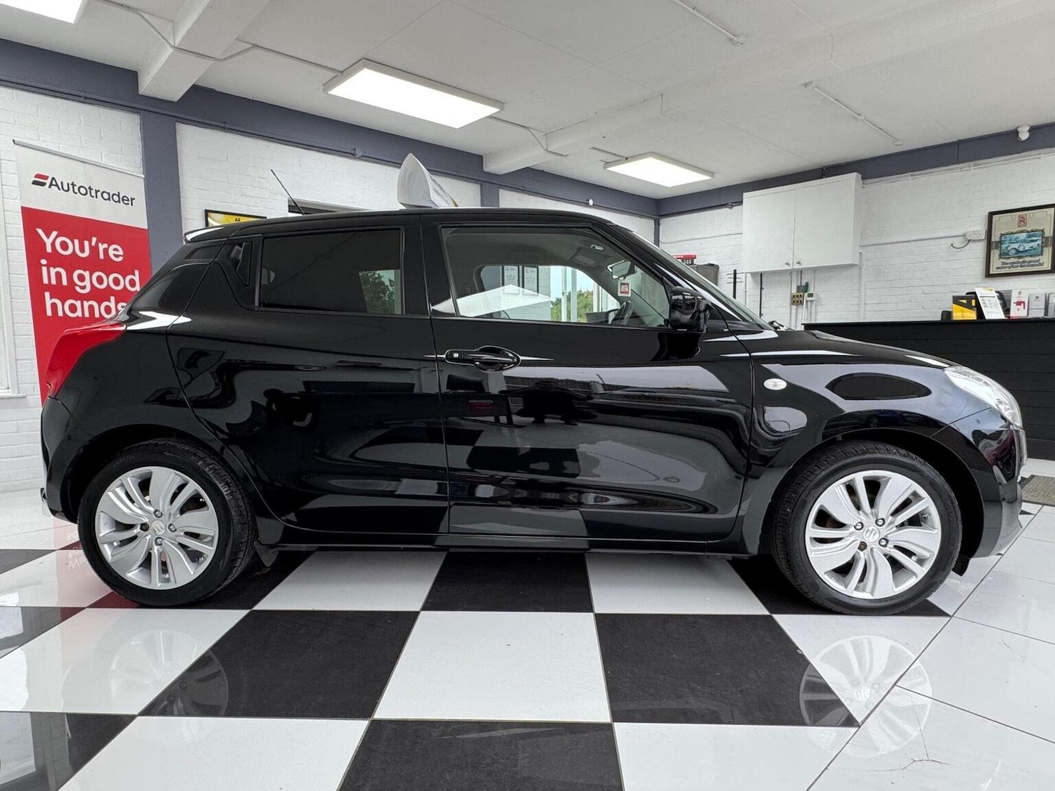 Used Suzuki Swift 2018 for sale - 76134036: Photo 2