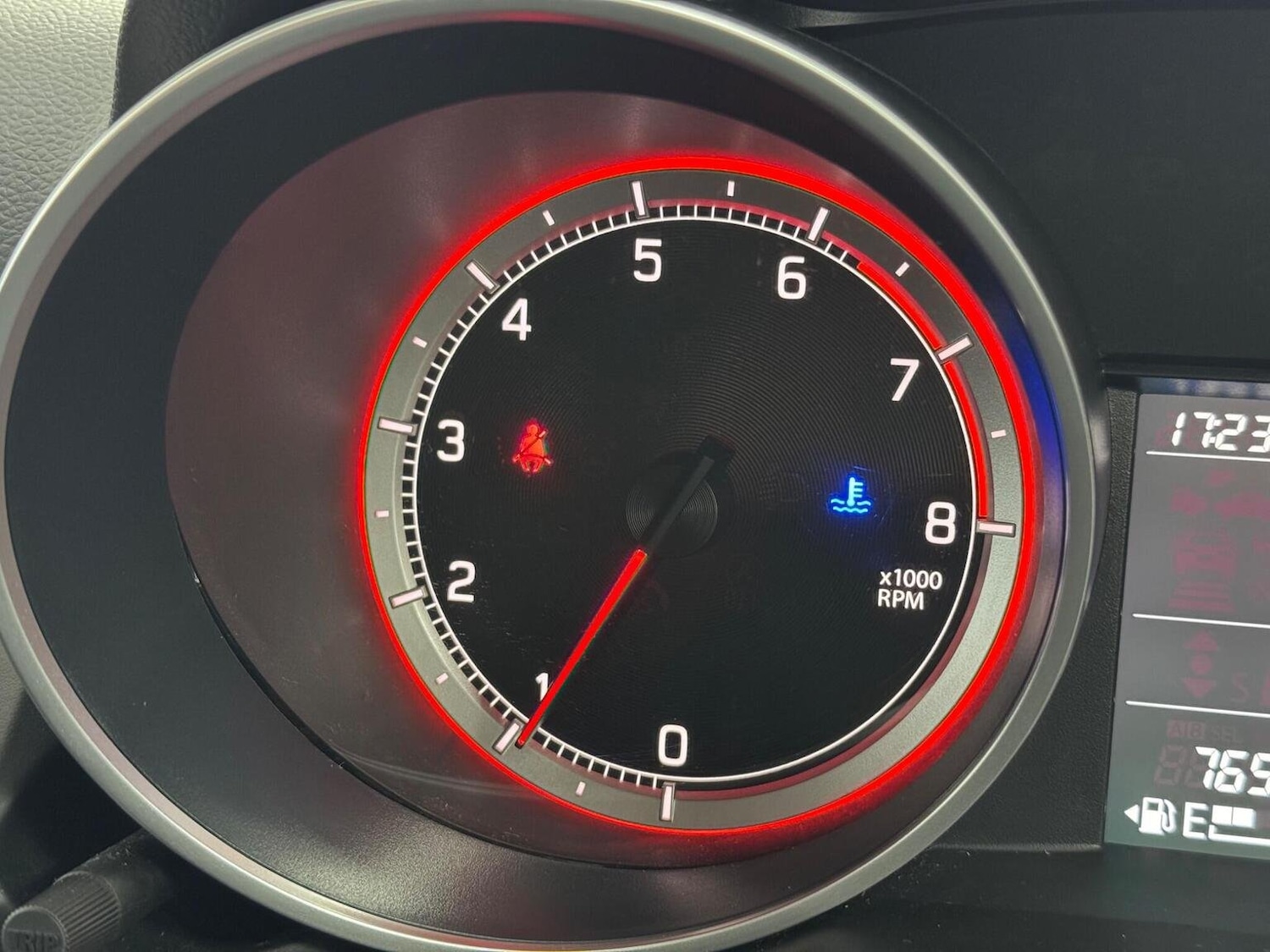 Used Suzuki Swift 2018 for sale - 76134036: Photo 25