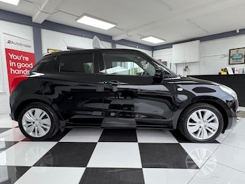Used Suzuki Swift 2018 for sale - 76134036: Photo 2