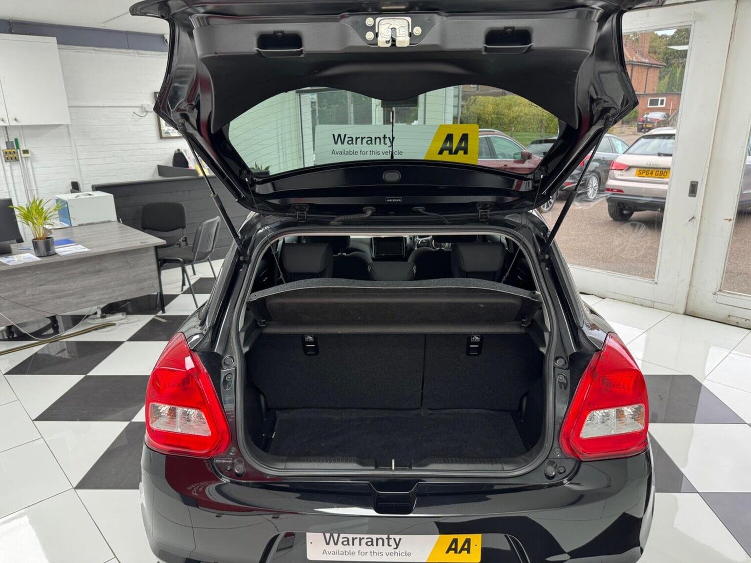 Used Suzuki Swift 2018 for sale - 76134036: Photo 39