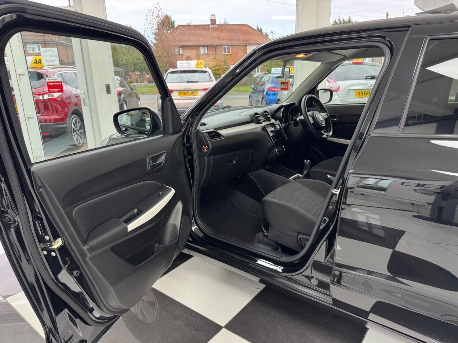 Used Suzuki Swift 2018 for sale - 76134036: Photo 44
