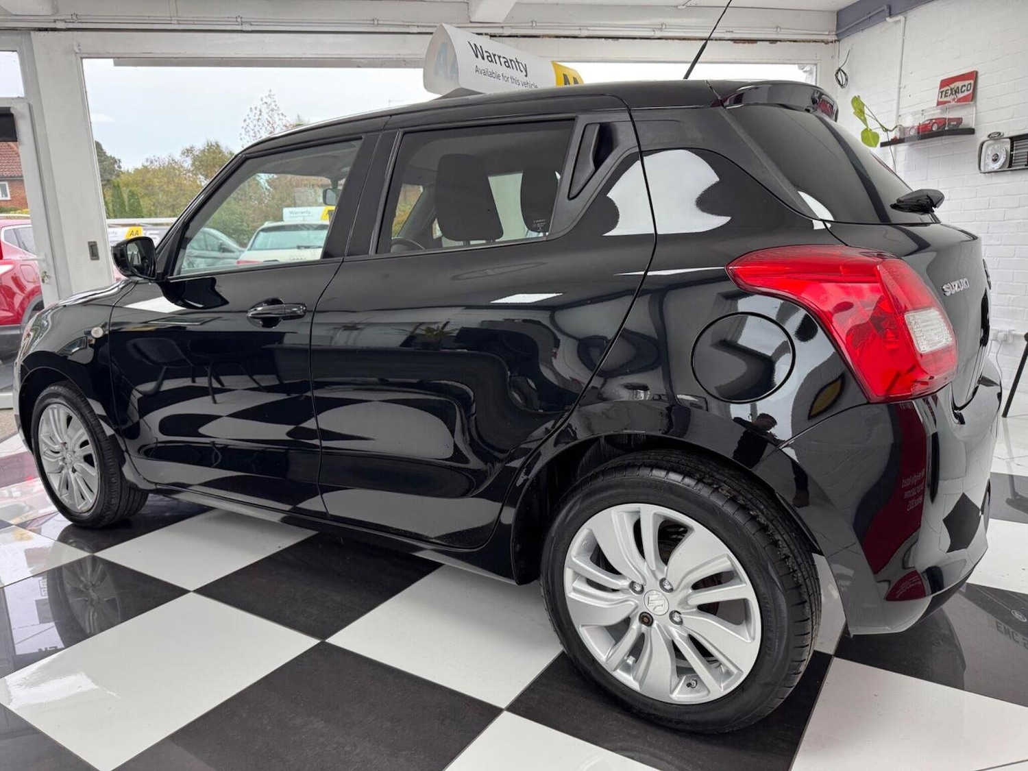 Used Suzuki Swift 2018 for sale - 76134036: Photo 5