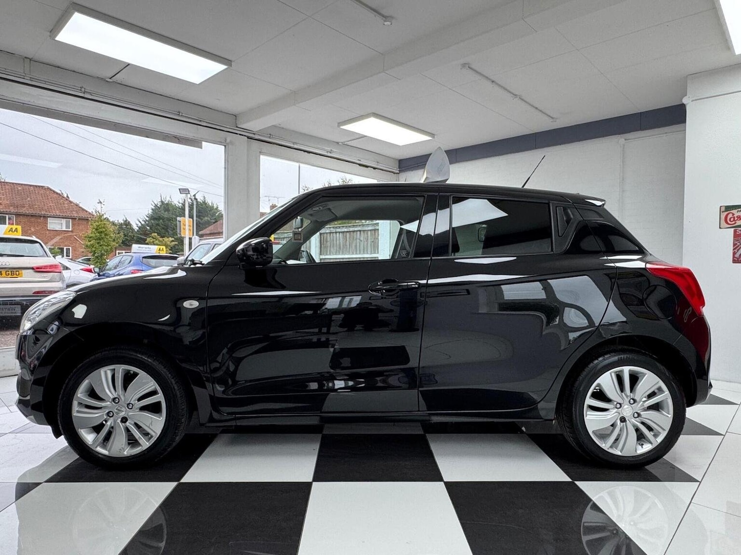 Used Suzuki Swift 2018 for sale - 76134036: Photo 6