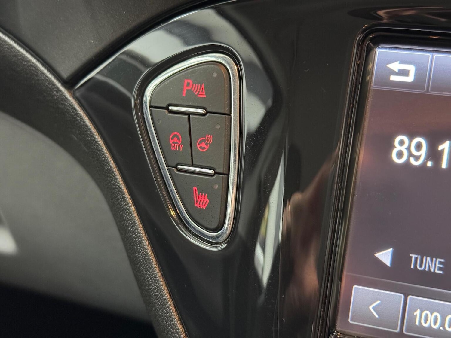 Used Vauxhall Corsa 2015 for sale - 77162198: Photo 19