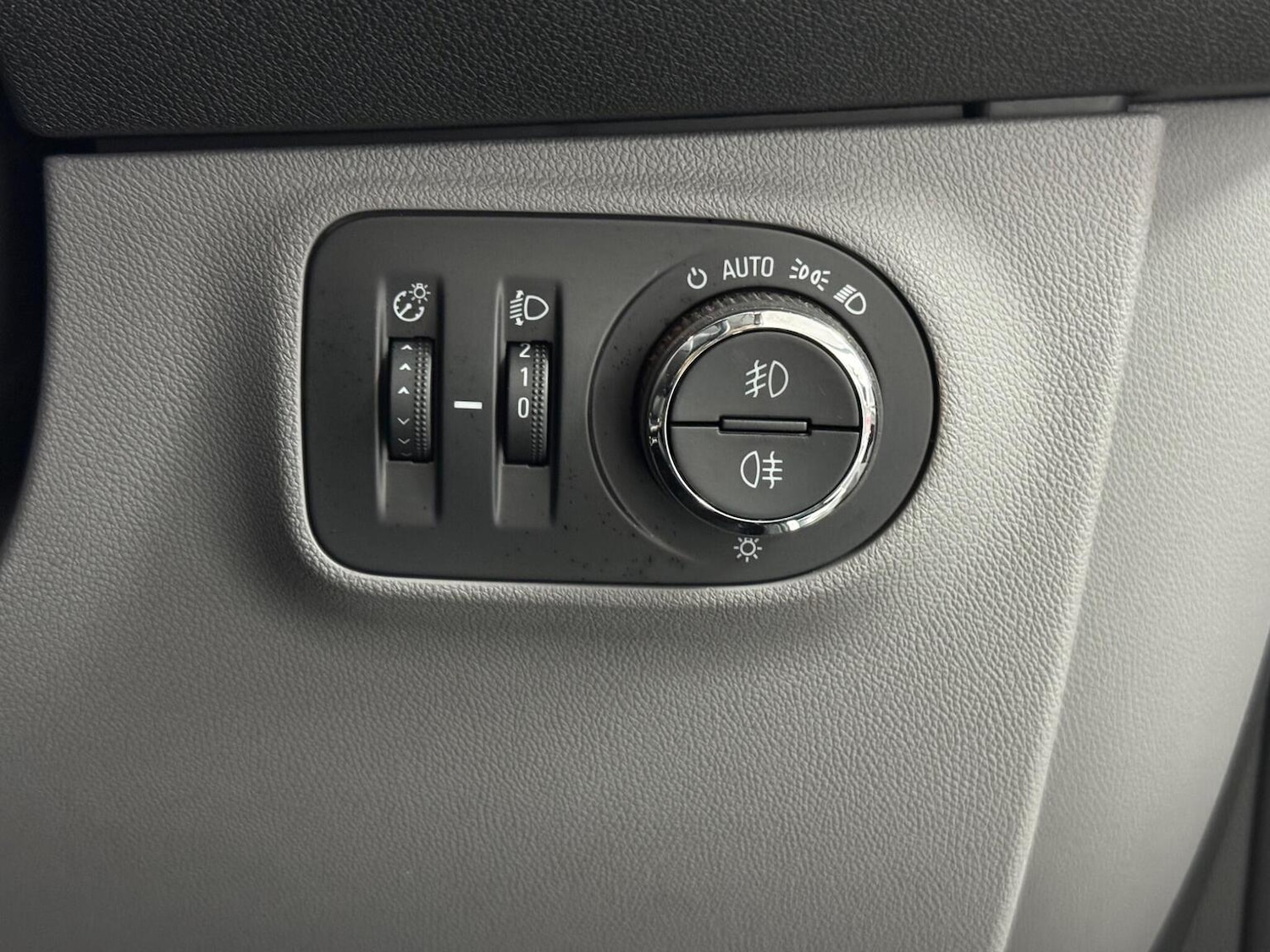 Used Vauxhall Corsa 2015 for sale - 77162198: Photo 23