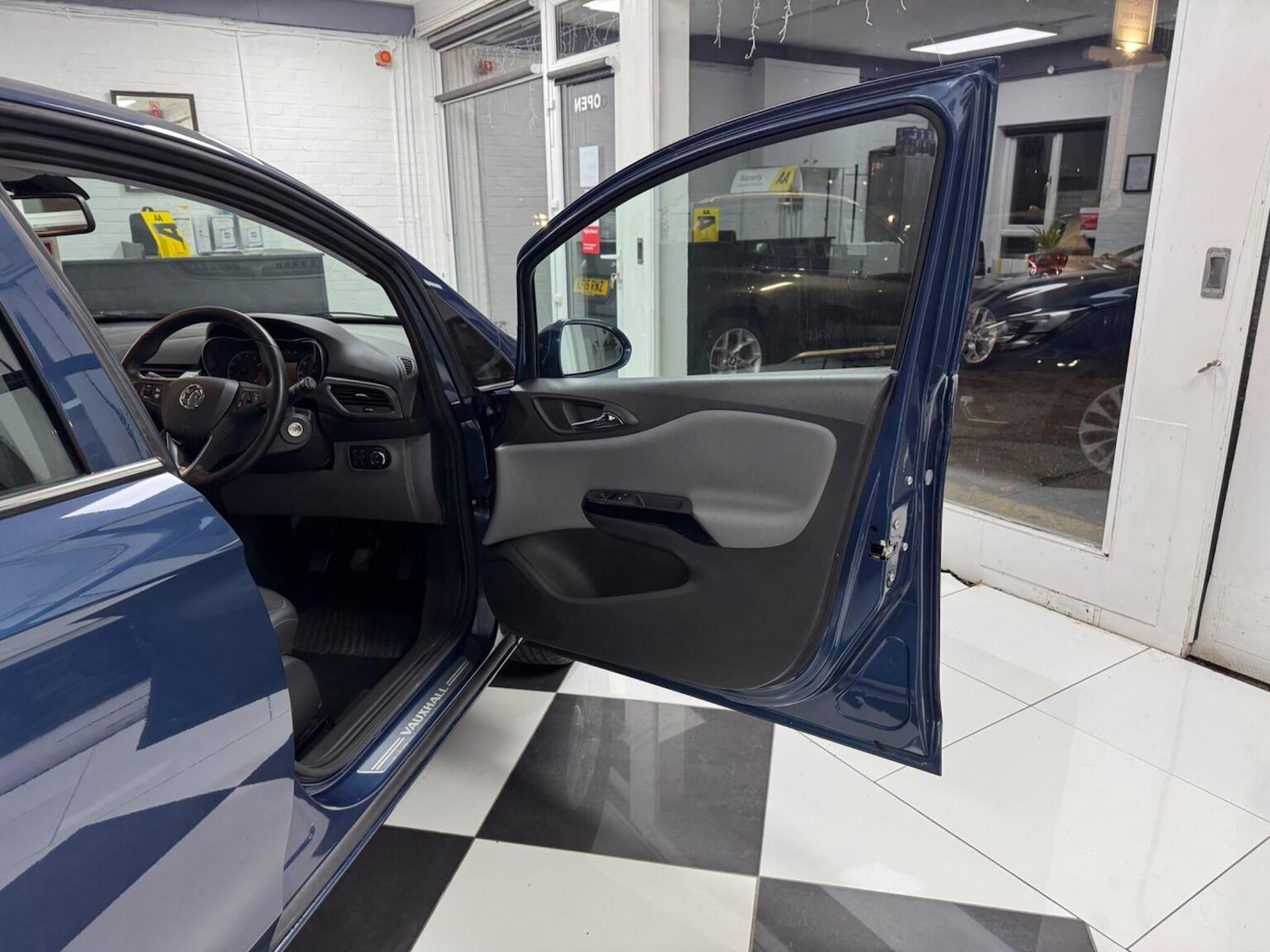 Used Vauxhall Corsa 2015 for sale - 77162198: Photo 25