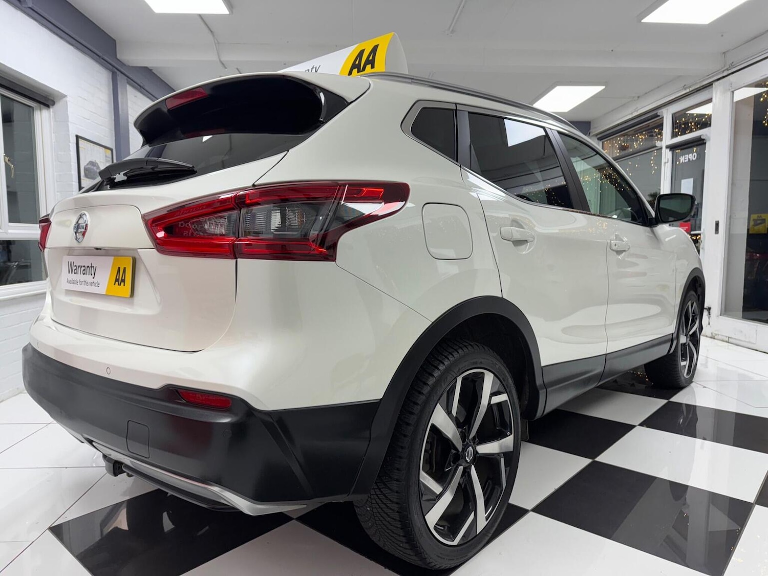 Used Nissan Qashqai 2018 for sale - 76769805: Photo 3