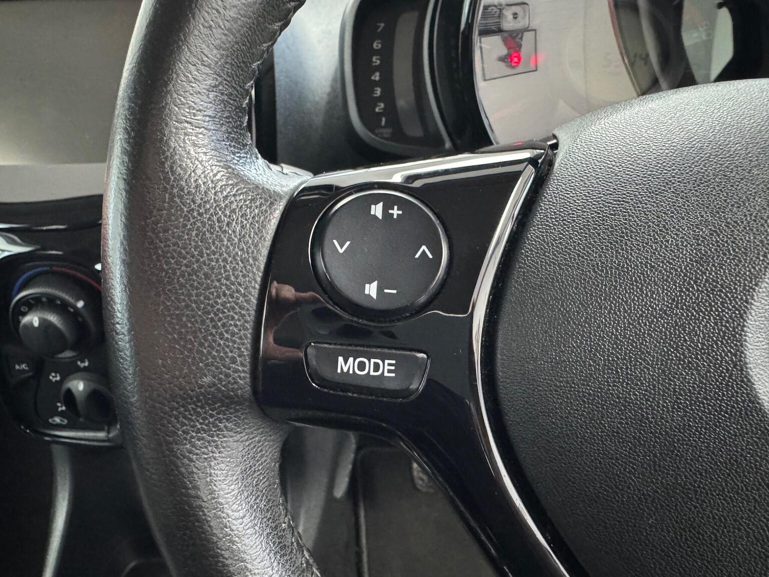 Used Toyota AYGO 2016 for sale - 77438248: Photo 20