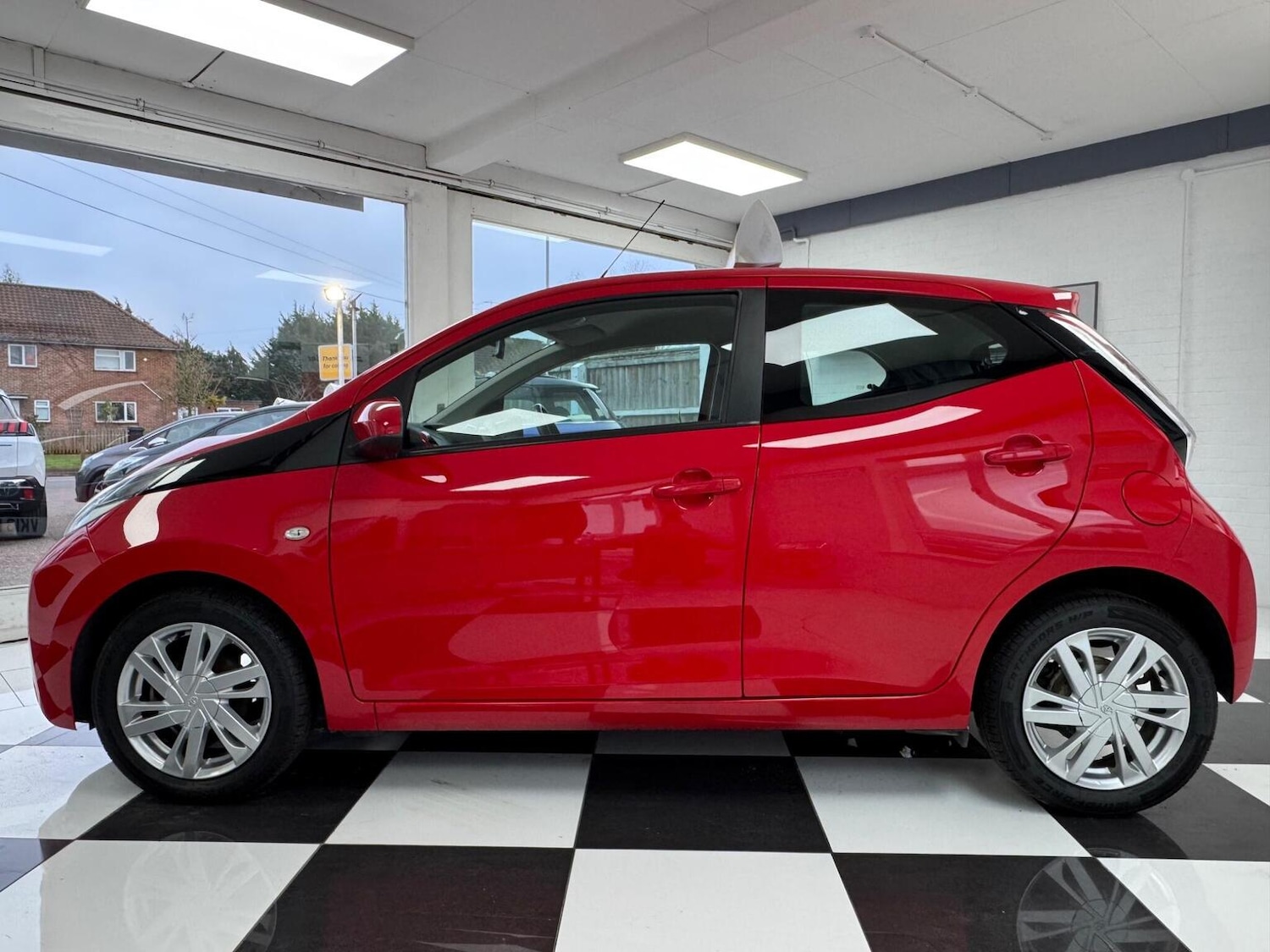 Used Toyota AYGO 2016 for sale - 77438248: Photo 4