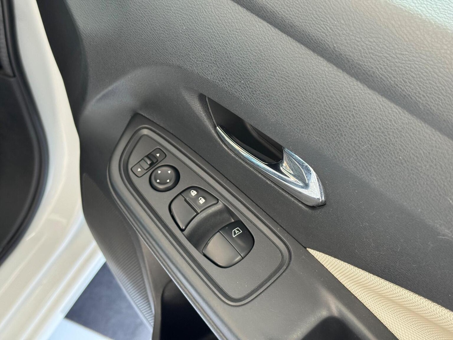 Used Nissan Micra 2017 for sale - 77977177: Photo 27