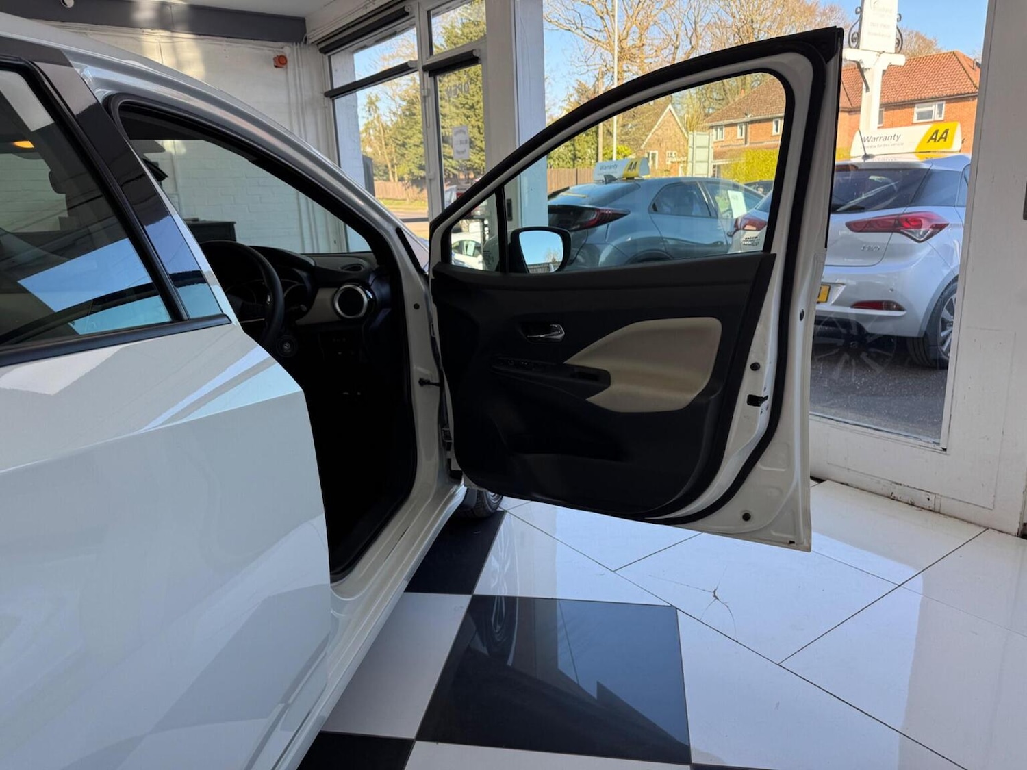 Used Nissan Micra 2017 for sale - 77977177: Photo 28