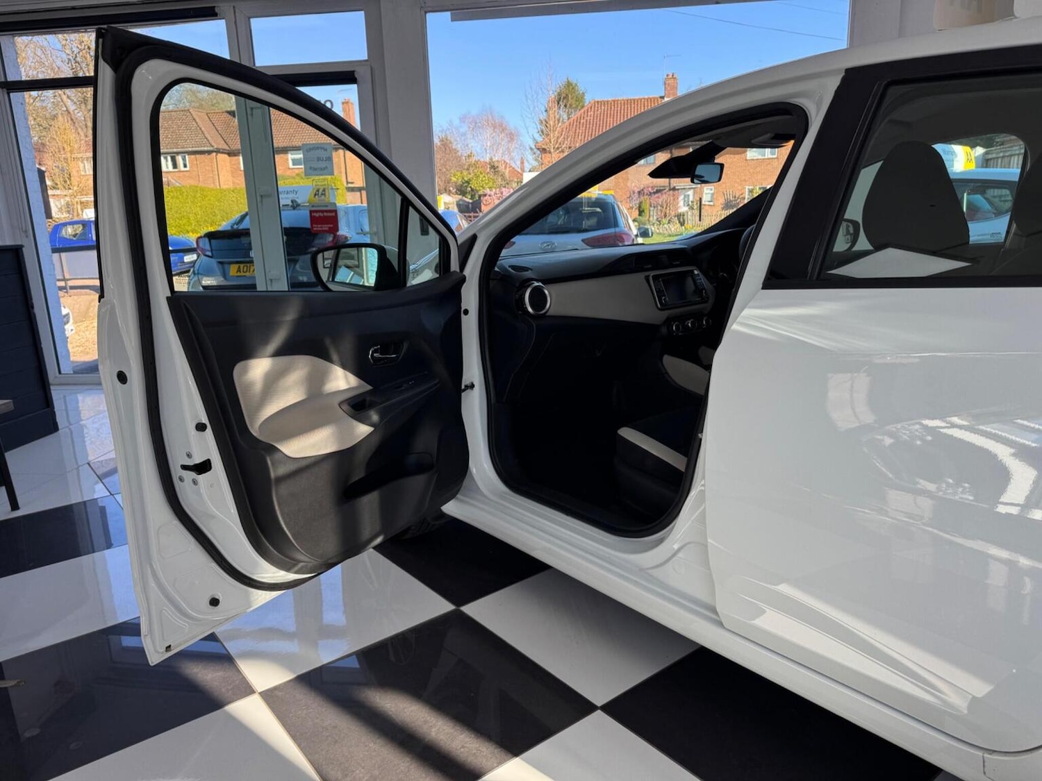 Used Nissan Micra 2017 for sale - 77977177: Photo 31