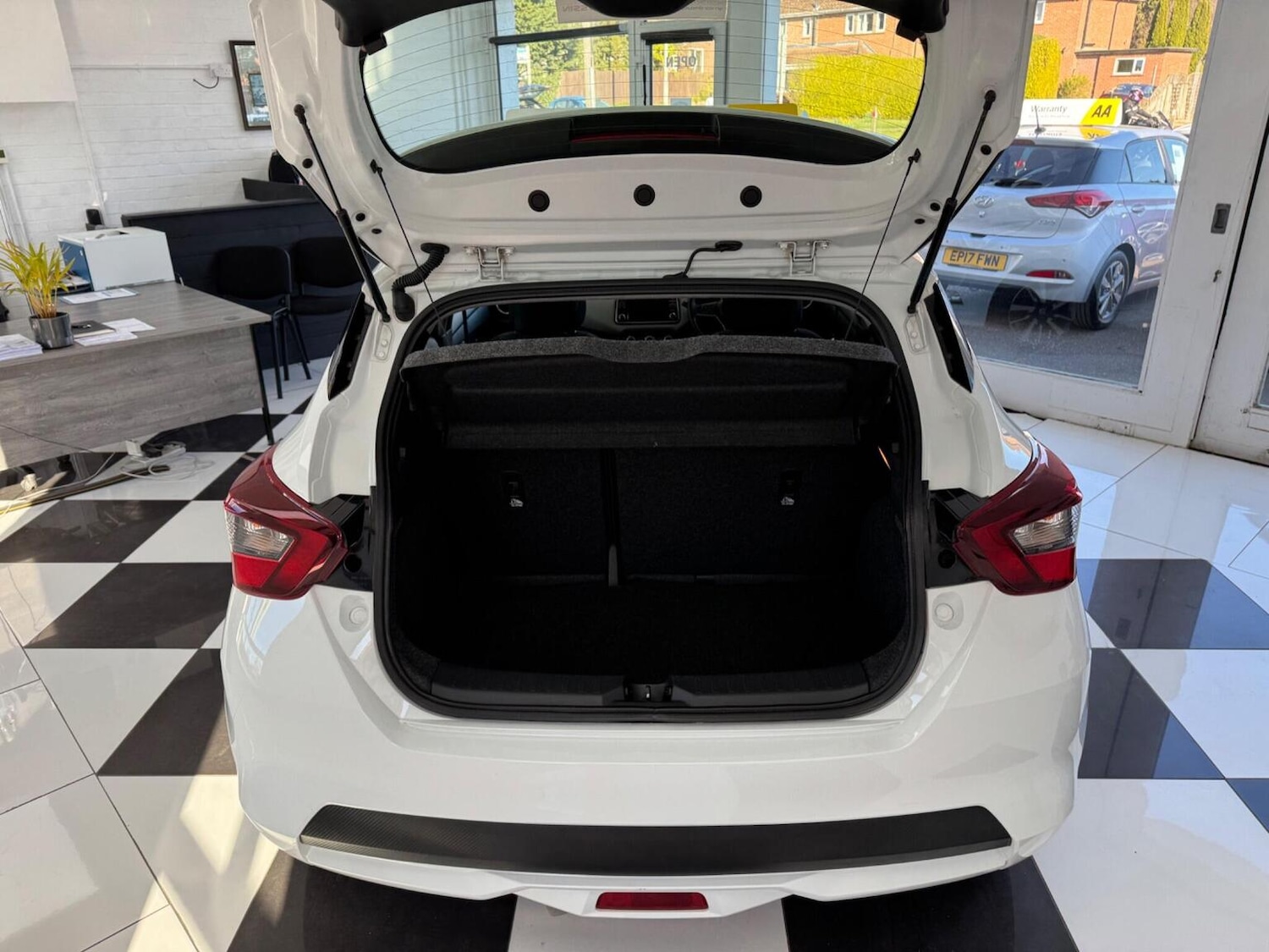 Used Nissan Micra 2017 for sale - 77977177: Photo 40